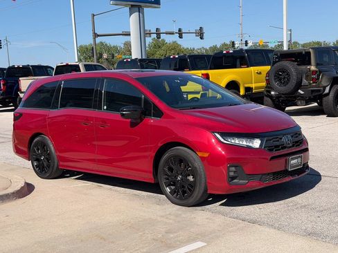 Used 2025 Honda Odyssey Sport-L image 7