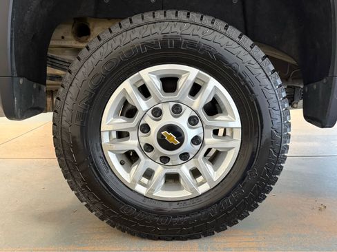 Used 2022 Chevrolet Silverado 2500 LT w/ Convenience Package AWD/4WD image 10