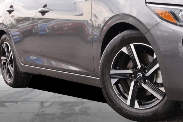 Used 2025 Nissan Sentra SV w/ All-Weather Package FWD image 3