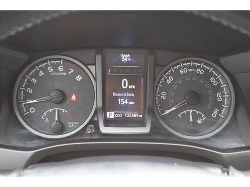 Used 2018 Toyota Tacoma TRD Off-Road w/ Technology Package image 22