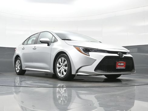 Used 2025 Toyota Corolla LE FWD image 24