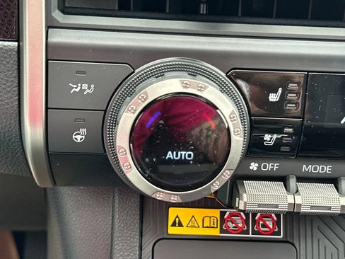 Used 2026 Toyota 4Runner Limited AWD/4WD image 29