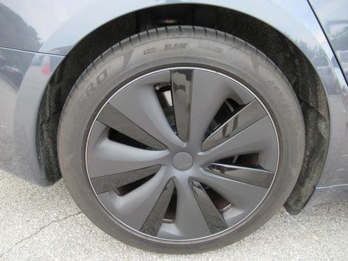 Used 2022 Tesla Model S AWD/4WD image 9