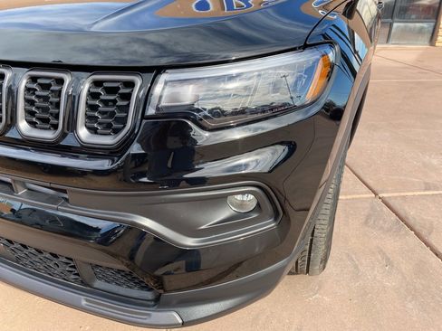 Used 2025 Jeep Compass Latitude w/ Altitude Special Edition image 3