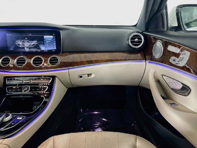 Used 2018 Mercedes-Benz E 300 4MATIC image 24