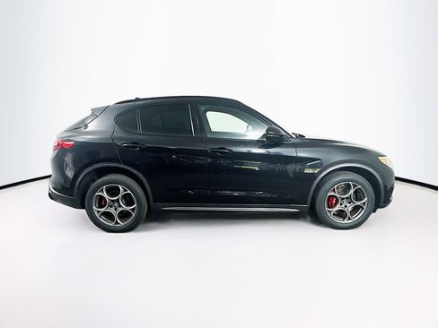 Used 2022 Alfa Romeo Stelvio Ti image 10
