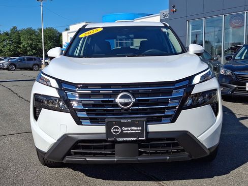 Certified 2025 Nissan Rogue SV image 2