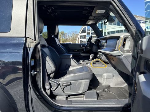 Used 2023 Ford Bronco Badlands w/ Sasquatch Package image 32