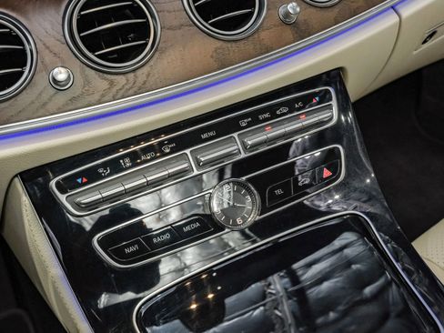 Used 2017 Mercedes-Benz E 300 image 26