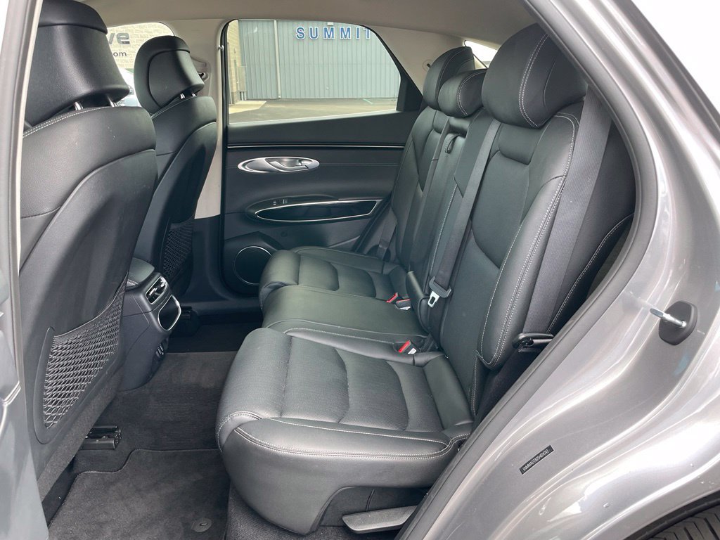 Used 2025 Genesis GV70 2.5T AWD/4WD image 8