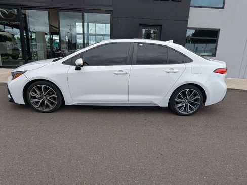 Used 2022 Toyota Corolla SE w/ SE Premium Package FWD image 2