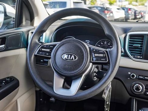 Used 2022 Kia Sportage LX FWD image 17