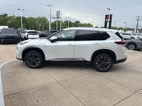 New 2026 Nissan Rogue Platinum AWD/4WD image 3