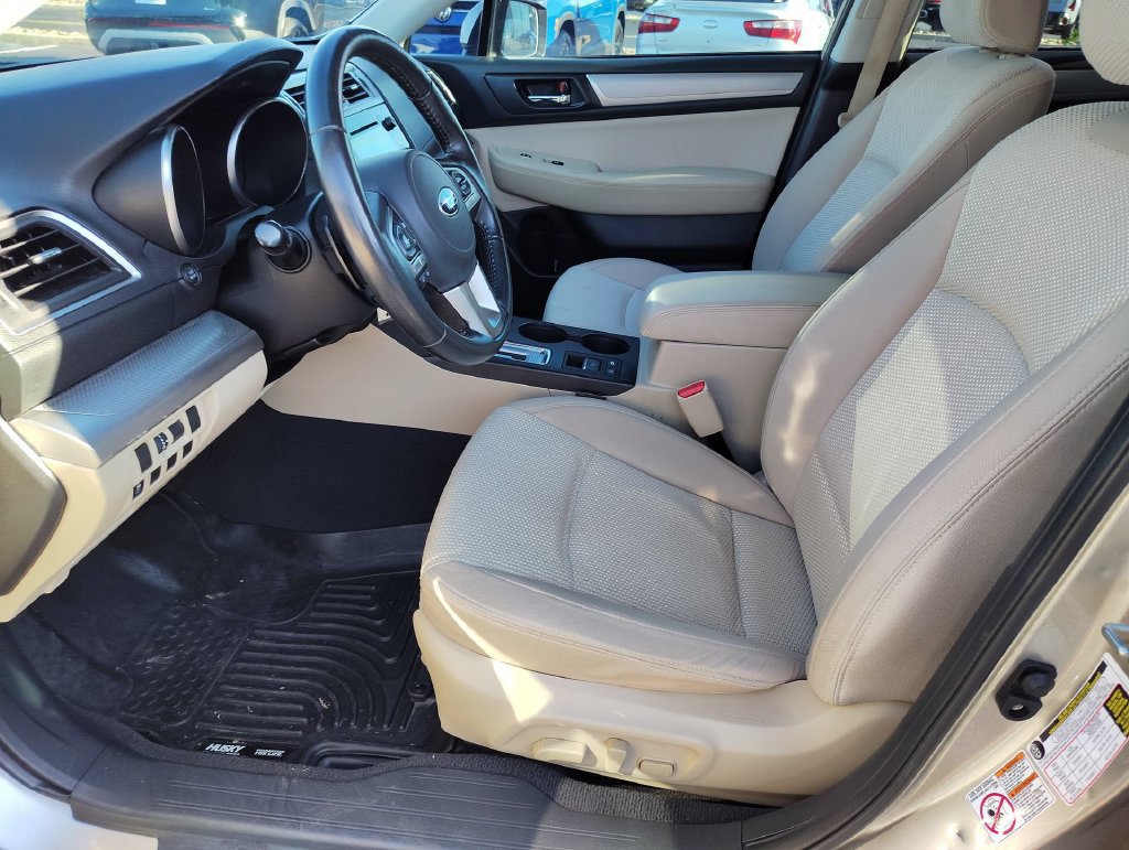 Used 2017 Subaru Outback 2.5i Premium w/ Popular Package #2 AWD/4WD image 9