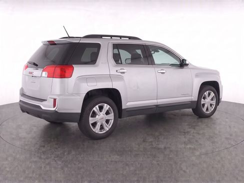 Used 2017 GMC Terrain SLE w/ Chrome Edition FWD image 4