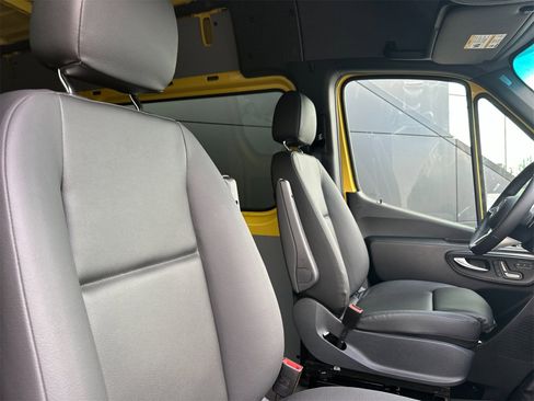New 2025 Mercedes-Benz Sprinter 2500 image 18