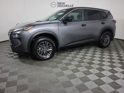 New 2026 Nissan Rogue S image 4