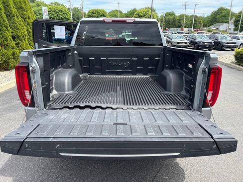 Used 2025 GMC Sierra 1500 SLT AWD/4WD image 18