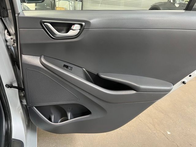 Used 2018 Hyundai Ioniq Limited FWD image 13