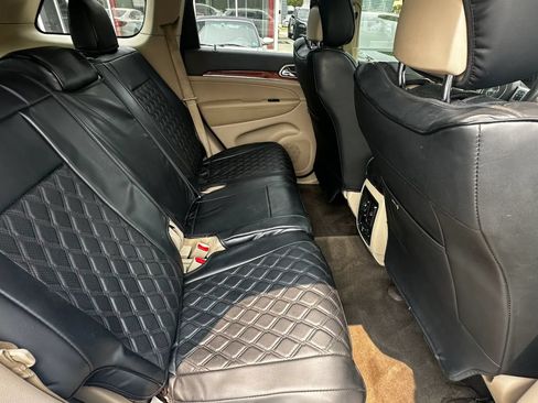 Used 2011 Jeep Grand Cherokee Overland AWD/4WD image 16