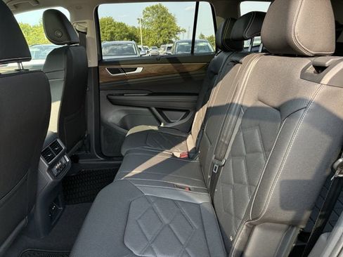 New 2026 Volkswagen Atlas SE FWD image 20