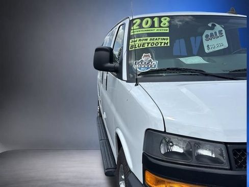 Certified 2018 Chevrolet Express 3500 LS RWD image 3