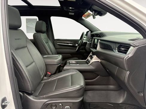 Used 2023 GMC Yukon Denali AWD/4WD image 15