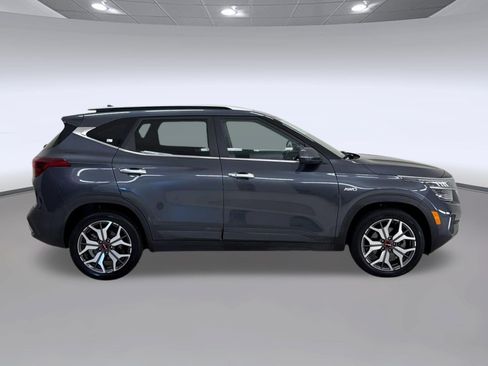 Used 2022 Kia Seltos SX w/ Sunroof Package AWD/4WD image 8
