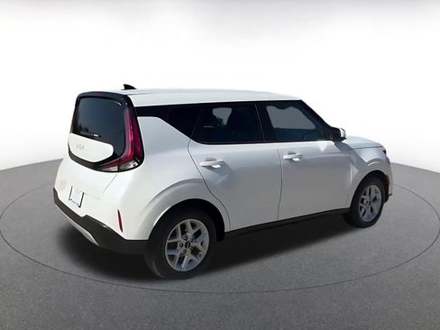Used 2025 Kia Soul LX w/ LX Technology Package image 14