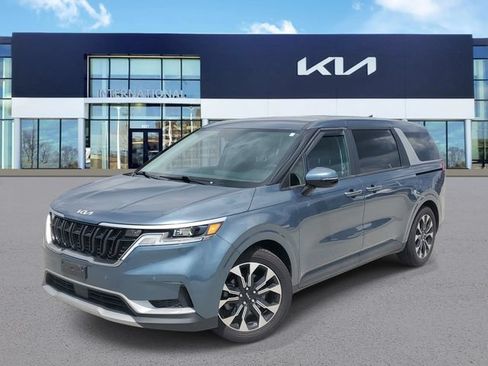 Used 2024 Kia Carnival EX FWD image 1