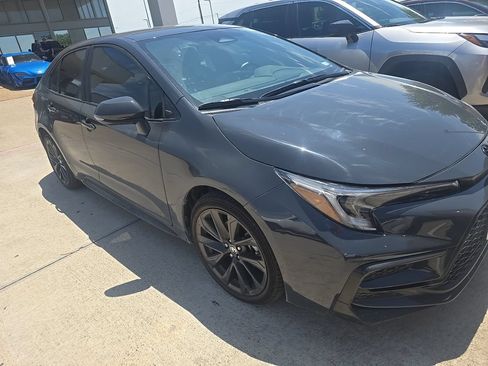 Used 2024 Toyota Corolla SE FWD image 3
