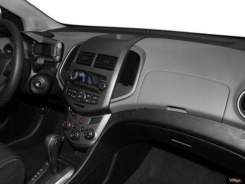 Used 2014 Chevrolet Sonic LT image 5