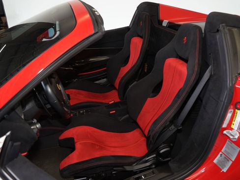 Used 2020 Ferrari 488 Pista Spider image 16