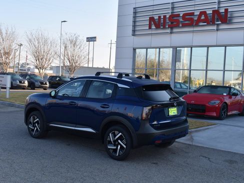 Used 2026 Nissan Kicks SV w/ Cold Weather Package FWD image 5