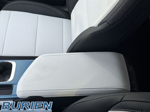 New 2026 Chevrolet Equinox EV LT image 18