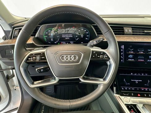 Used 2019 Audi e-tron Prestige w/ Prestige Package image 11