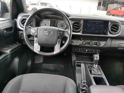 Used 2019 Toyota Tacoma 2WD Double Cab image 11