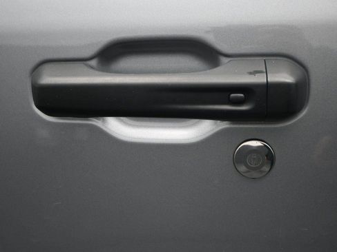 Used 2020 Jeep Gladiator Overland image 15