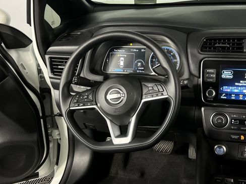 Used 2024 Nissan Leaf S image 13