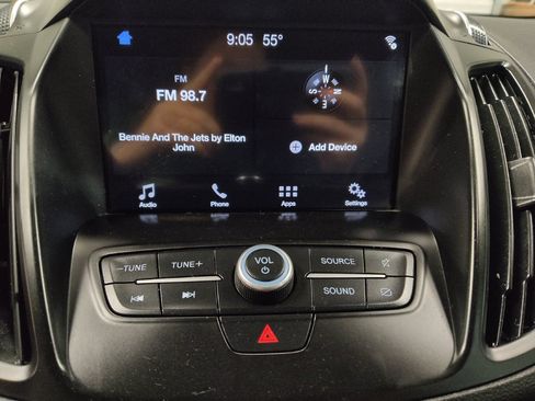 Used 2019 Ford Escape SE image 25