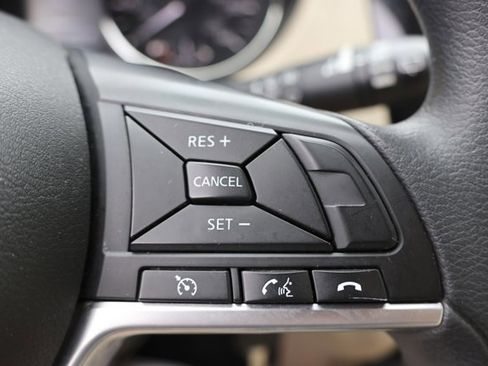 Used 2017 Nissan Rogue S AWD/4WD image 16