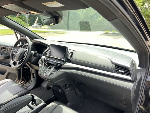 Used 2025 Honda Odyssey Sport-L image 29