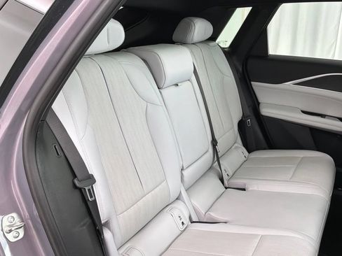 Used 2024 Cadillac Lyriq Luxury AWD/4WD image 33