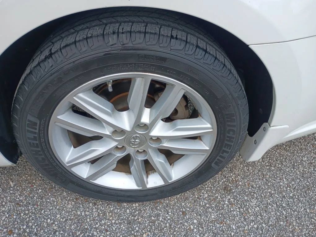 Used 2014 Toyota Avalon XLE Premium FWD image 19