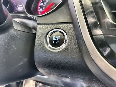 Used 2022 Toyota Camry XSE image 8