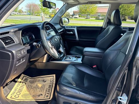 Used 2016 Toyota 4Runner Limited AWD/4WD image 9