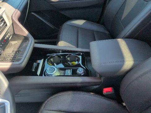 Used 2025 Ford Explorer Platinum AWD/4WD image 25