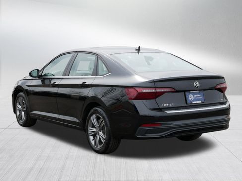 Certified 2024 Volkswagen Jetta SE w/ Panoramic Sunroof Package image 5