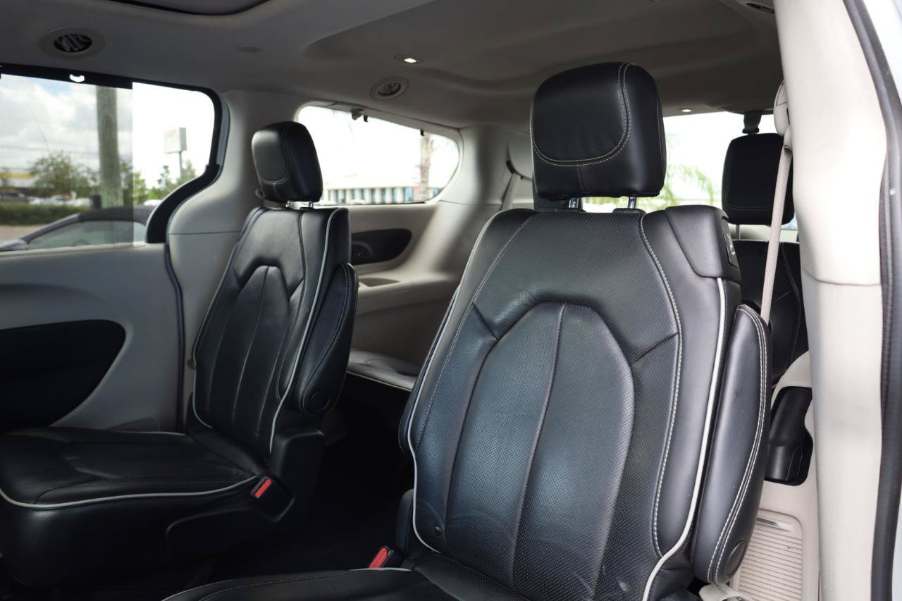 Used 2022 Chrysler Pacifica Limited FWD image 15
