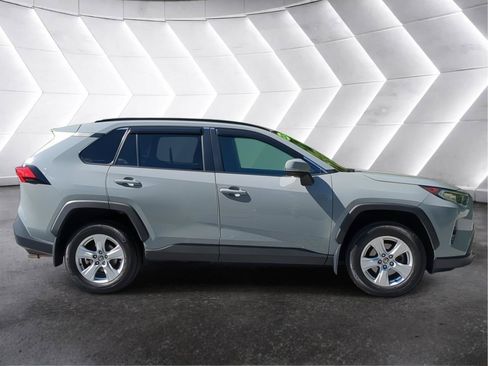 Used 2021 Toyota RAV4 XLE w/ Convenience Package AWD/4WD image 2
